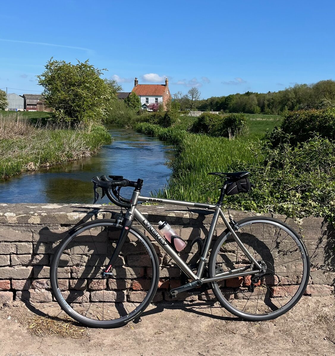 Cycling the Yorkshire Wolds countryside